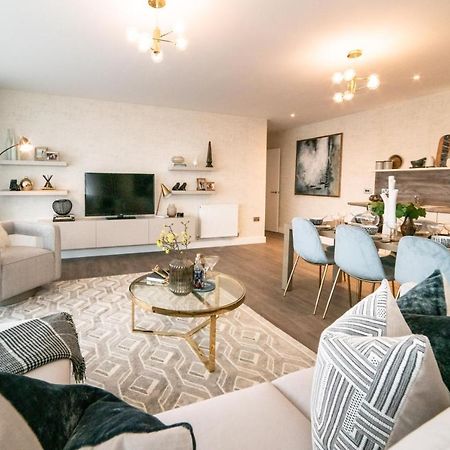Seven Living Ashford - Modern And Spacious Apartments Esterno foto