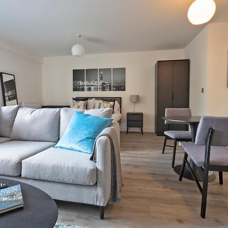 Seven Living Ashford - Modern And Spacious Apartments Esterno foto
