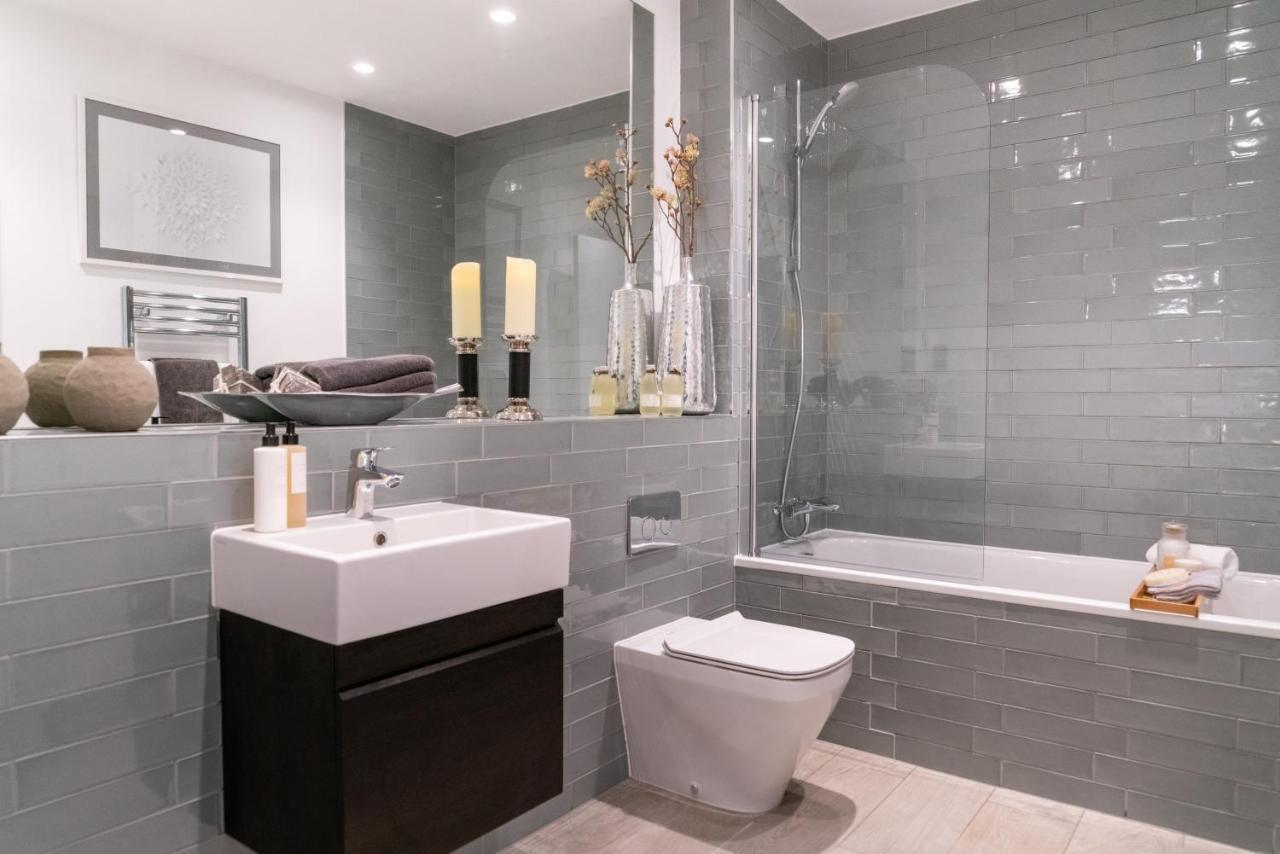 Seven Living Ashford - Modern And Spacious Apartments Esterno foto