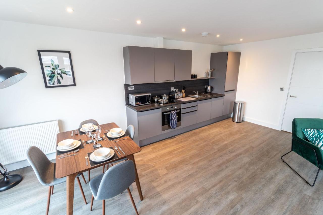Seven Living Ashford - Modern And Spacious Apartments Esterno foto