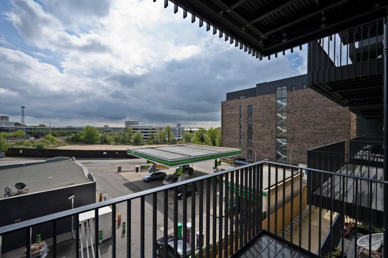 Seven Living Ashford - Modern And Spacious Apartments Esterno foto