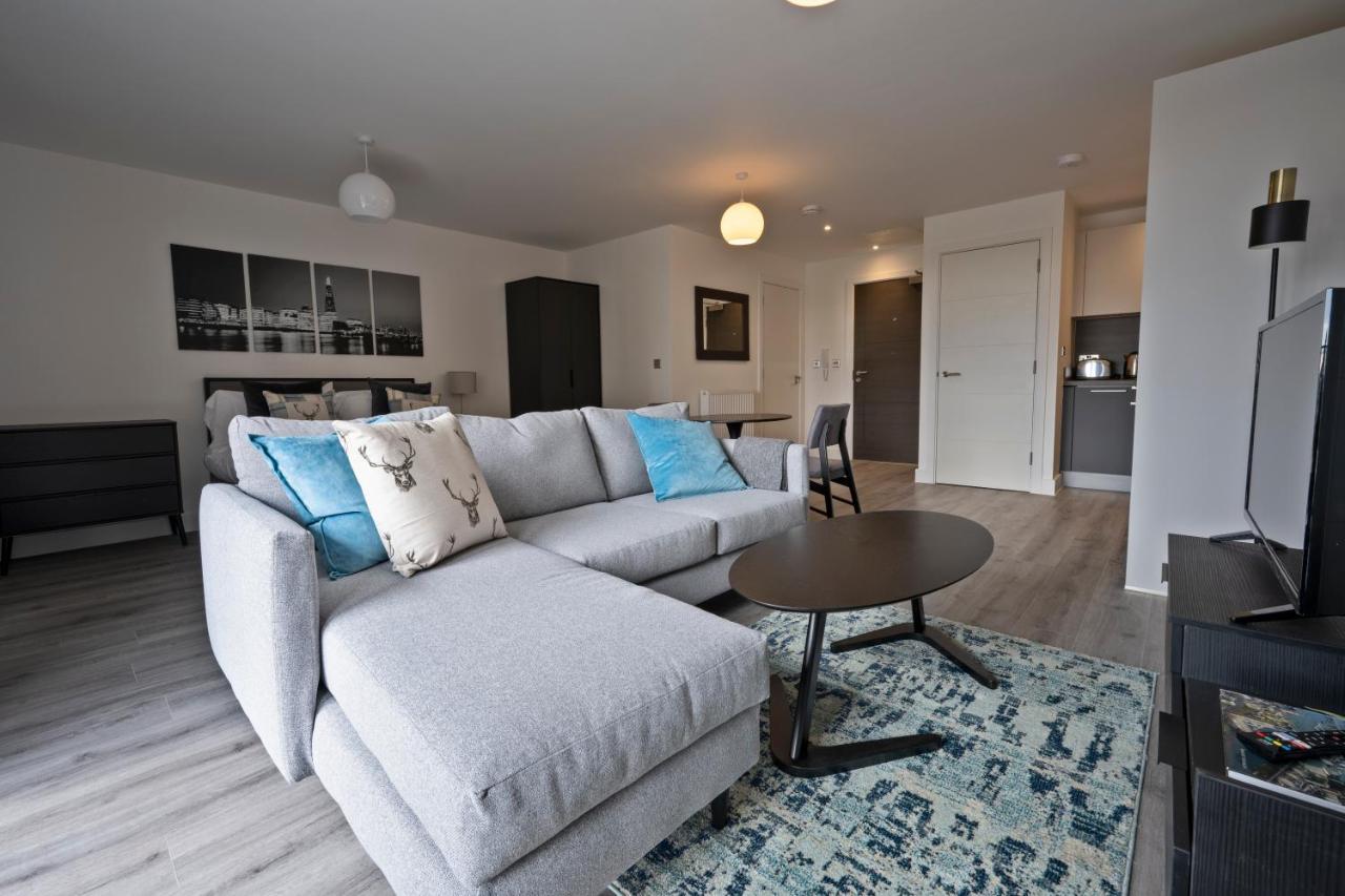 Seven Living Ashford - Modern And Spacious Apartments Esterno foto