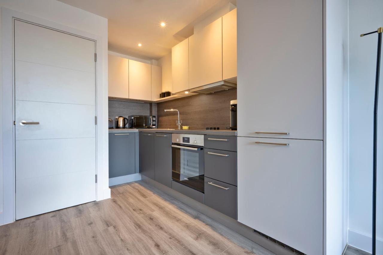 Seven Living Ashford - Modern And Spacious Apartments Esterno foto